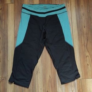 Champion Capri Yoga Pants - Sz. M